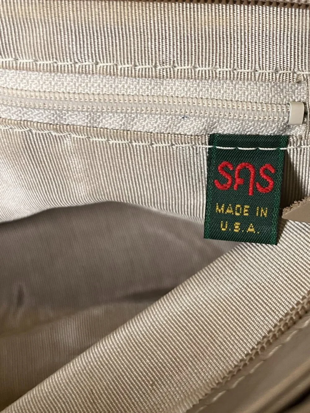 SAS Taupe Leather Vintage Shoulder Bag Made in USA - Picture 11 of 13